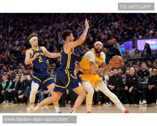 科尔赛前强调防守乔治暂停时温柔提醒球员专注